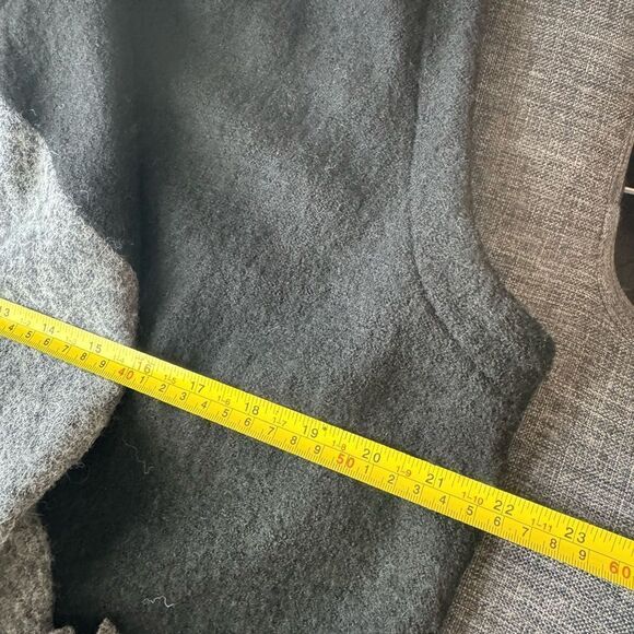 For Cynthia Womens Wool Sleeveless
Open Cardigan Sz XL Pockets Fringed NEW - Picture 9 of 10